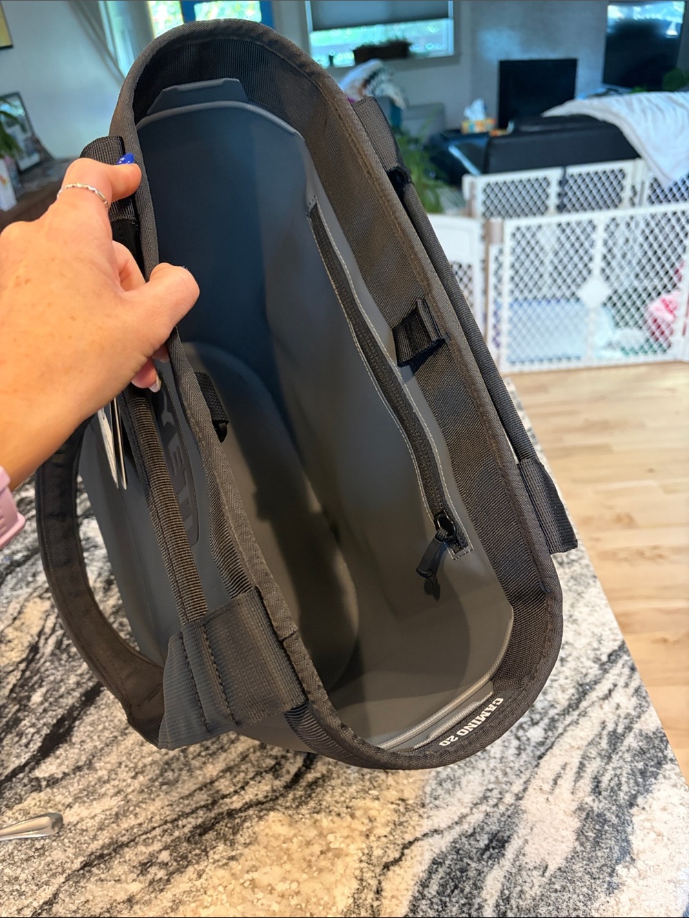 Yeti Black Duffel Tote Bag - Picture 4 of 9